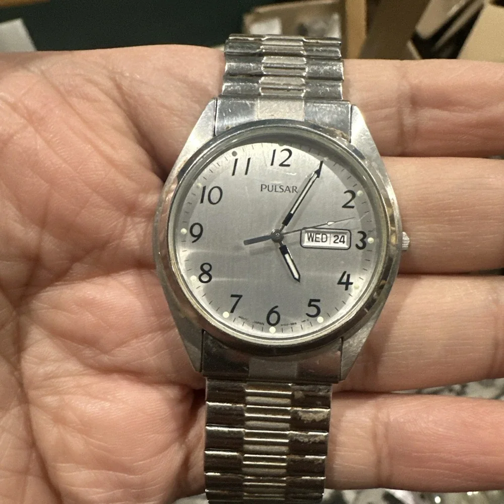 Working Vintage Pulsar Day Date‎ Mens Silver Watch Steel 37mm New Battery Quartz